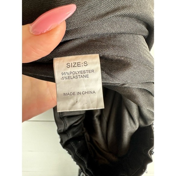 EUC Unbranded black flare sequin pants size S - Picture 4 of 4